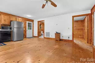 549 Henderson St, Saluda, NC 28773 - Photo 6