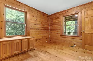 549 Henderson St, Saluda, NC 28773 - Photo 10