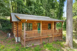 549 Henderson St, Saluda, NC 28773 - Photo 1