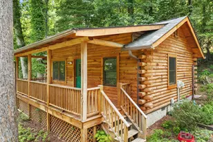 549 Henderson St, Saluda, NC 28773 - Photo 2