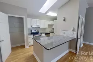 10250 Rose Meadow Ln, Charlotte, NC 28277 - Photo 2