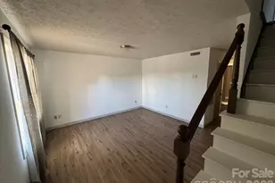 224 14th Ave SE, Hickory, NC 28602 - Photo 2