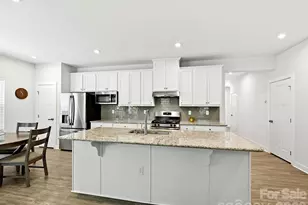 10038 Lilac Ct, Charlotte, NC 28215 - Photo 12