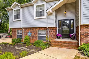 135 Chapel Ct, Salisbury, NC 28147 - Photo 2