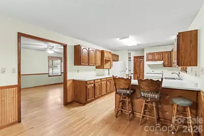 124 E Catawba Avenue, Mooresville, NC 28115 - Photo 6
