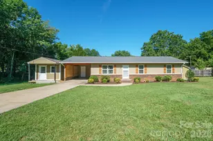 111 Lois Ct, Statesville, NC 28625 - Photo 1