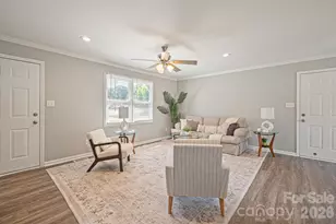 111 Lois Ct, Statesville, NC 28625 - Photo 2