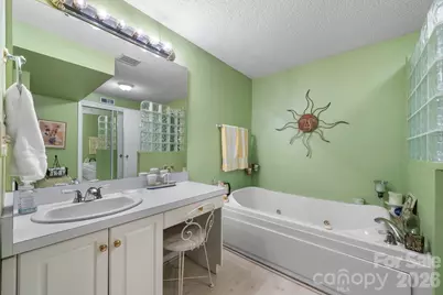 446 17th Avenue Drive NE, Hickory, NC 28601 - Photo 32