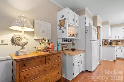 446 17th Avenue Drive NE, Hickory, NC 28601 - Photo 8