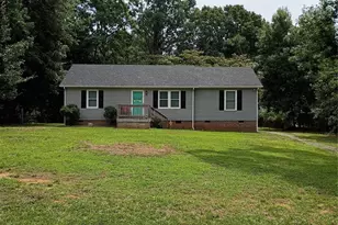 5912 McGregor Dr, Mint Hill, NC 28227 - Photo 2