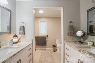 560 11th Ave Cir NW, Hickory, NC 28601 - Photo 12