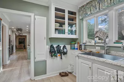 560 11th Avenue Circle NW, Hickory, NC 28601 - Photo 22