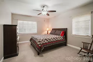 560 11th Ave Cir NW, Hickory, NC 28601 - Photo 14