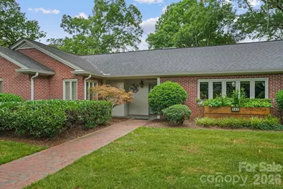 560 11th Avenue Circle NW, Hickory, NC 28601 - Photo 2