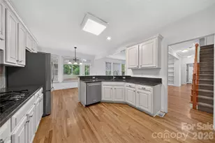 2615 Providence Hills Dr, Matthews, NC 28105 - Photo 18