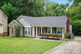 10826 Hunters Trace Ct, Charlotte, NC 28262 - Photo 2