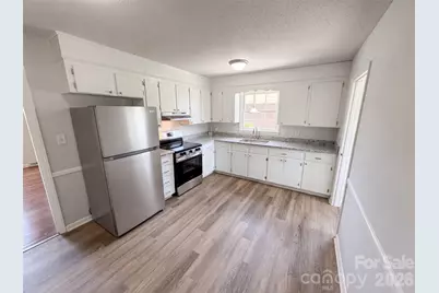 2039 Artwood Lane, Charlotte, NC 28217 - Photo 2