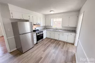 2039 Artwood Ln, Charlotte, NC 28217 - Photo 2