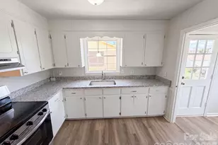 2039 Artwood Ln, Charlotte, NC 28217 - Photo 10