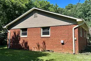 169 Double Island Rd, Burnsville, NC 28714 - Photo 2