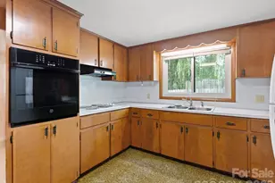 49 Hickory Tree Rd, Asheville, NC 28805 - Photo 10