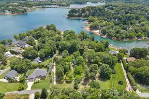 21024 Norman Shores Dr, Cornelius, NC 28031 - Photo 14