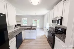 11528 Erwin Ridge Ave, Charlotte, NC 28213 - Photo 2