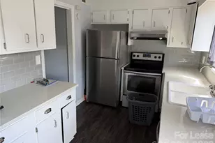 415 E Broad St, Statesville, NC 28677 - Photo 2