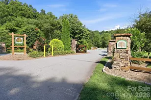 17 Sunny Morning Ct, Hendersonville, NC 28792 - Photo 4