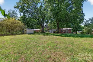 4400 Hamilton Cir, Charlotte, NC 28216 - Photo 2