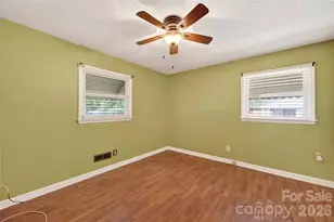 4400 Hamilton Cir, Charlotte, NC 28216 - Photo 16