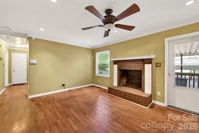 4400 Hamilton Circle, Charlotte, NC 28216 - Photo 6