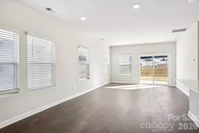 1523 31st Street NE, Conover, NC 28613 - Photo 2
