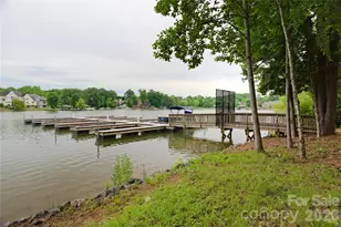137 Flora Vista Dr, Mooresville, NC 28117 - Photo 6