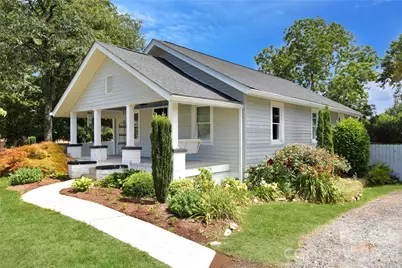496 14th Avenue NE, Hickory, NC 28601 - Photo 2