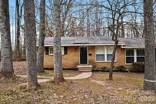 5001 Lakecrest Dr, Charlotte, NC 28215 - Photo 4
