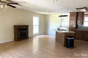305 Forest Hill St, Morganton, NC 28655 - Photo 6