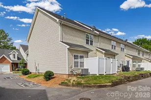 2113 Lennoxshire Square Ct, Charlotte, NC 28210 - Photo 24
