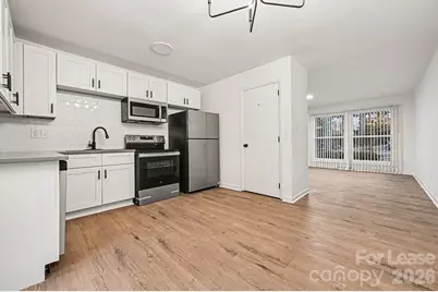 5003 Lakecrest Drive, Charlotte, NC 28215 - Photo 10