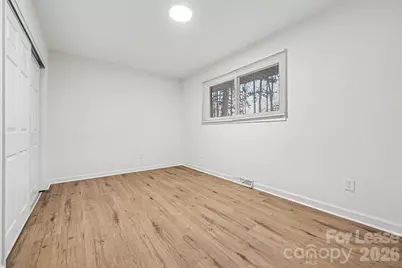 5003 Lakecrest Drive, Charlotte, NC 28215 - Photo 12