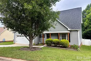 229 17th Ave SE, Hickory, NC 28602 - Photo 2