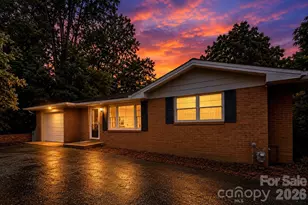 629 Willow Rd, Hendersonville, NC 28739 - Photo 2