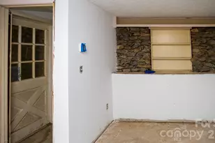 305 Melanie Ln, Black Mountain, NC 28711 - Photo 16