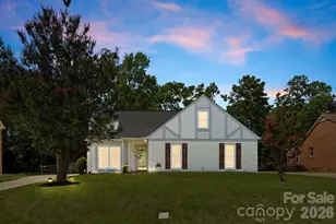 11232 Coachman Cir, Charlotte, NC 28277 - Photo 2
