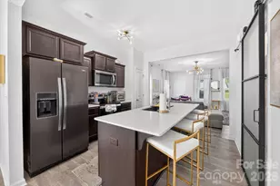 1031 Plaza Walk Dr, Charlotte, NC 28215 - Photo 12