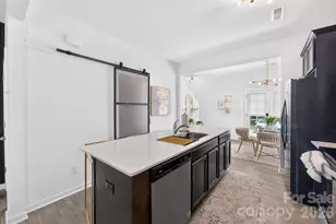 1031 Plaza Walk Dr, Charlotte, NC 28215 - Photo 10