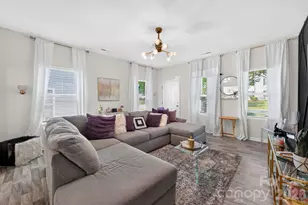 1031 Plaza Walk Dr, Charlotte, NC 28215 - Photo 6