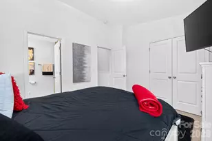 1031 Plaza Walk Dr, Charlotte, NC 28215 - Photo 18