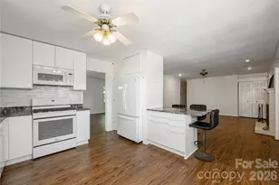 615 Goldview Dr, Hendersonville, NC 28791 - Photo 14