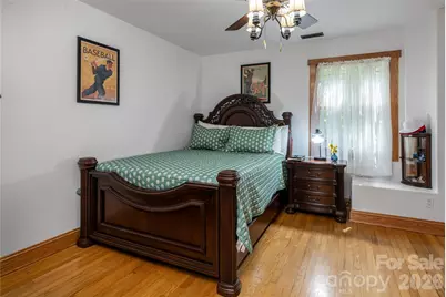 86 Holiday Drive, Hendersonville, NC 28739 - Photo 12